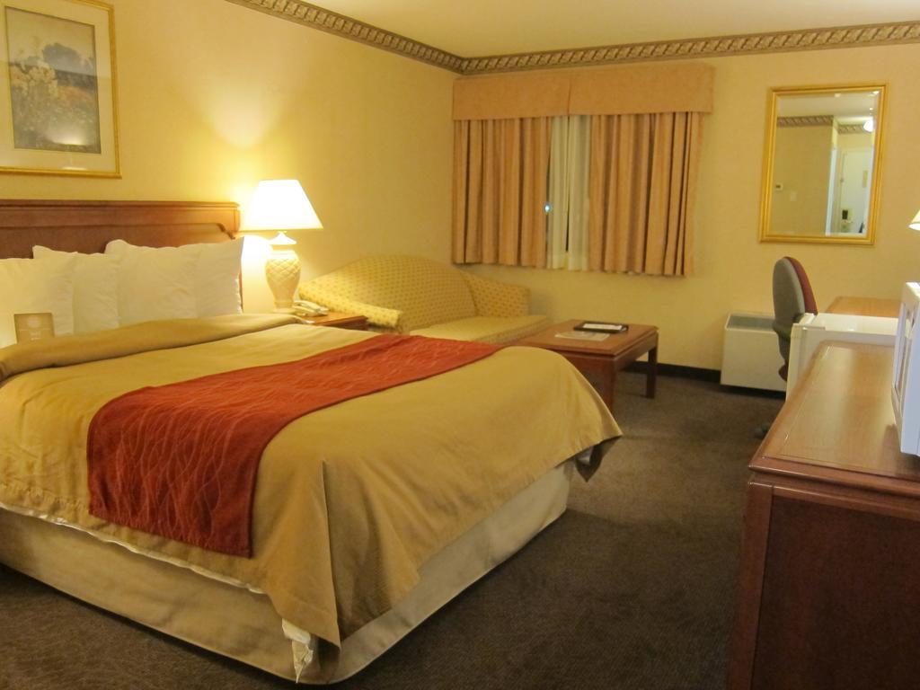 Comfort Inn Meadowvale Mississauga Esterno foto