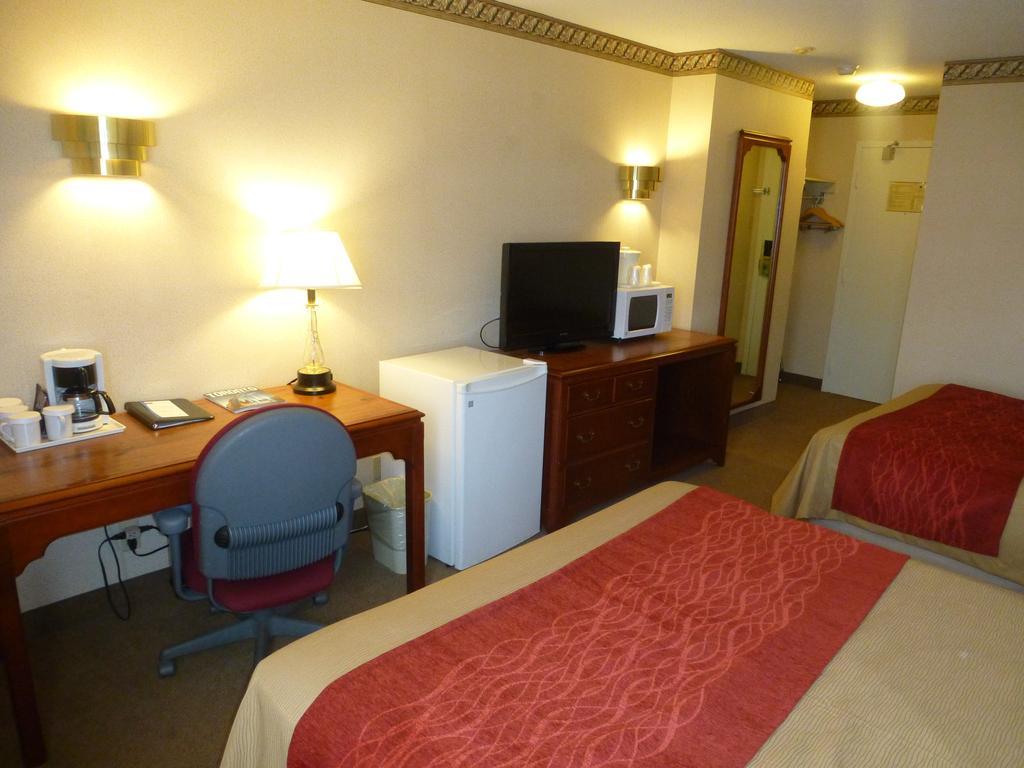 Comfort Inn Meadowvale Mississauga Esterno foto